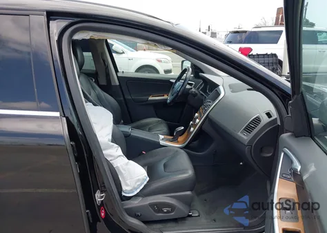 2015 Volvo Xc60 T5 Platinum из США, поврежденный, VIN YV440MDM5F2720491